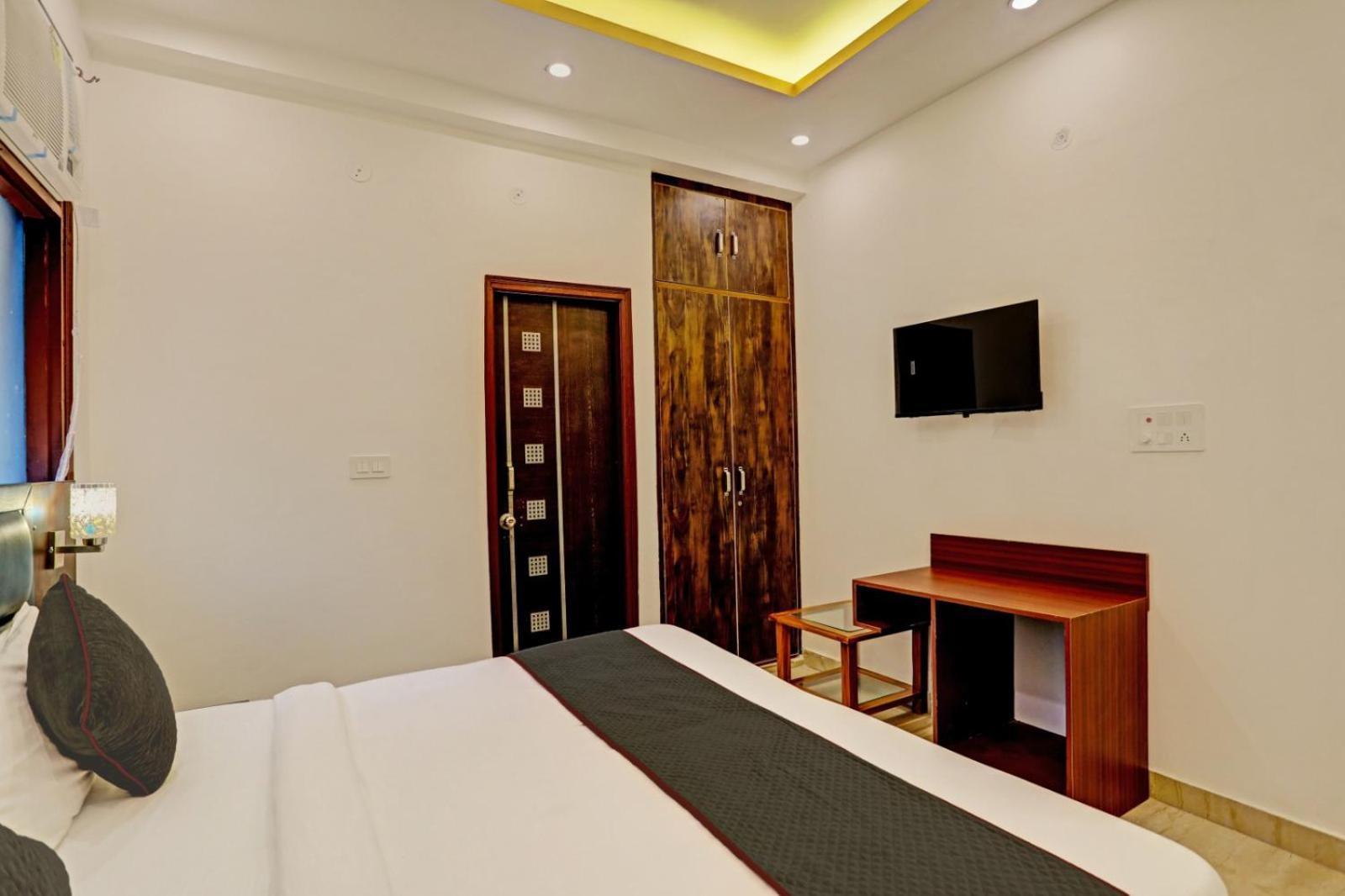 Hotel Golden Prime King New Delhi Exterior photo