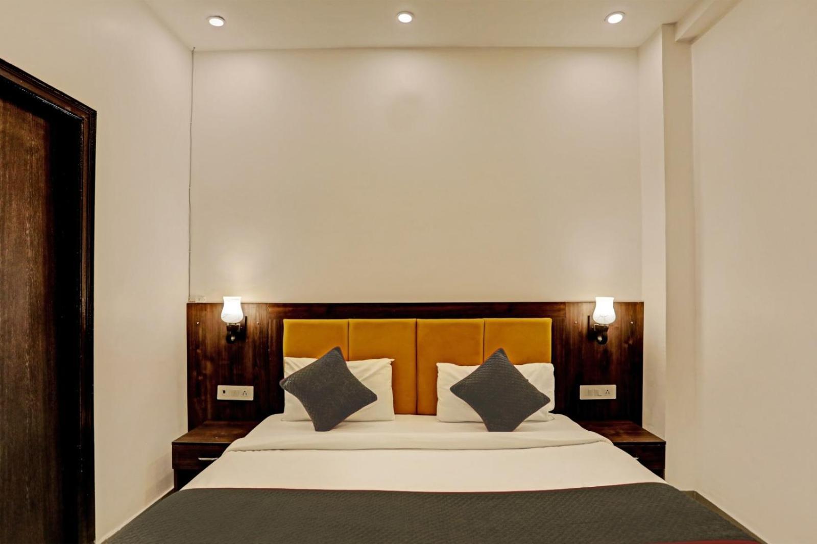 Hotel Golden Prime King New Delhi Exterior photo